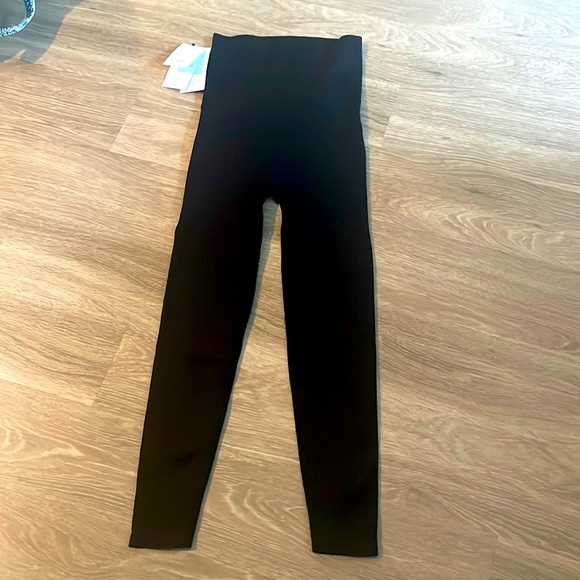 NWT 🎉 Blanqi Maternity Belly support legging - Picture 1 of 5
